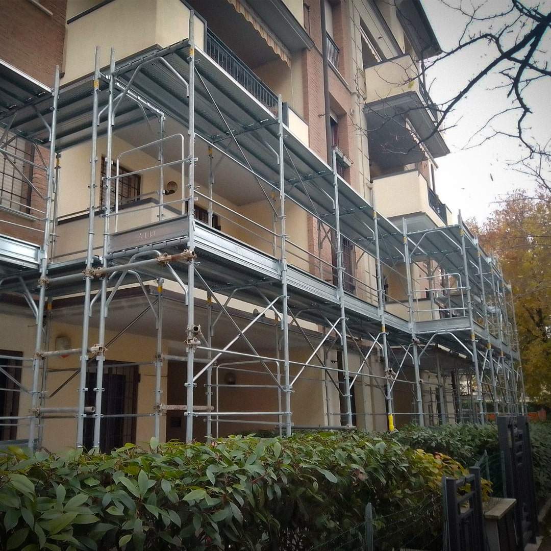 Zeta Service adeguamento sismico ed energetico a Modena - edilizia residenziale - ponteggio